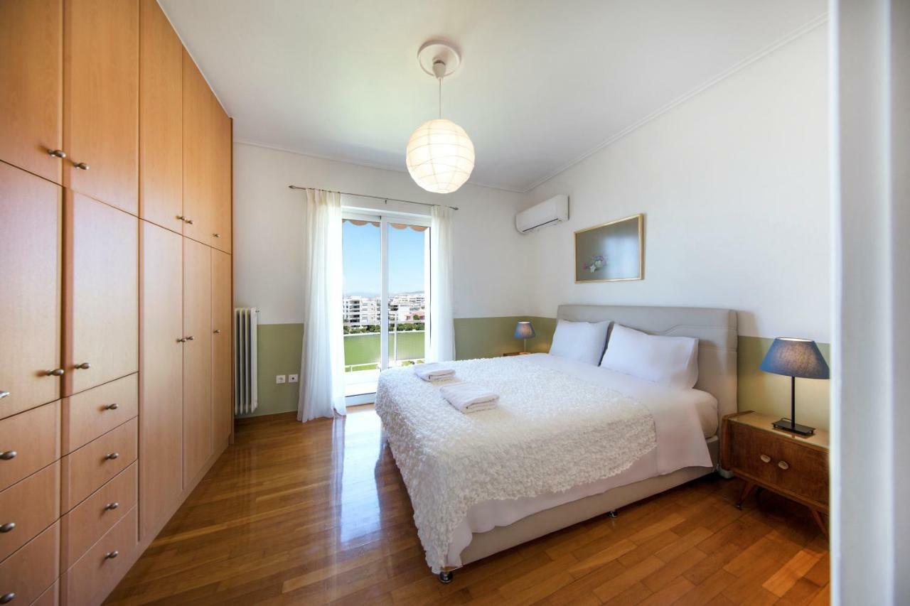 Walking In Alimos Apartment. Athena Bagian luar foto