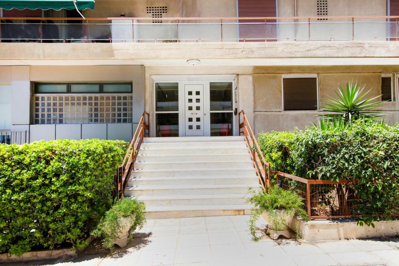 Walking In Alimos Apartment. Athena Bagian luar foto